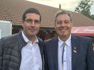 Am 1. August in Bowil mit Gemeindepräsident und Grossrat Moritz Müller.