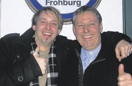 ZWEI «TORNADOS»-GENERATIONEN Gründungsmitglied und damaliger Schlagzeuger Christian Hadorn (rechts) und der aktuelle Drummer Pascal Geiser.